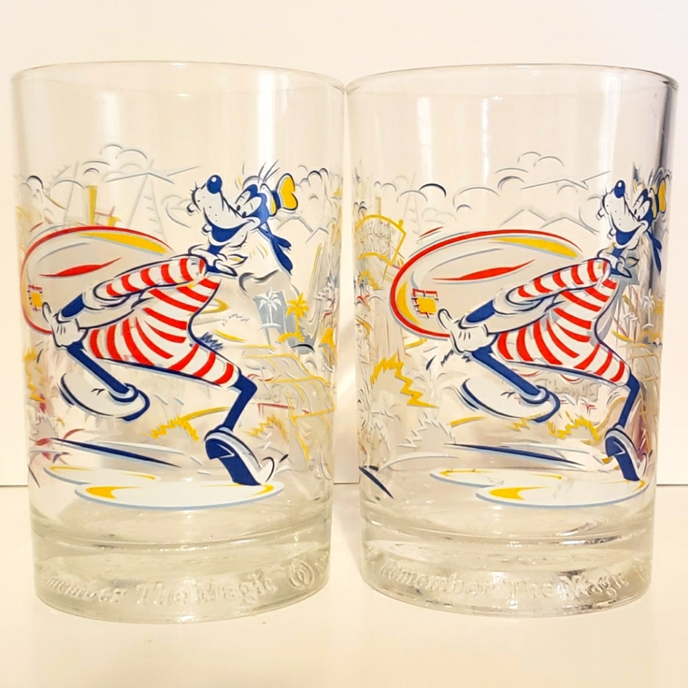 (2)-Walt Disney World- 25th Anniversary Glass- Goofy Typhoon Lagoon Glass Cup